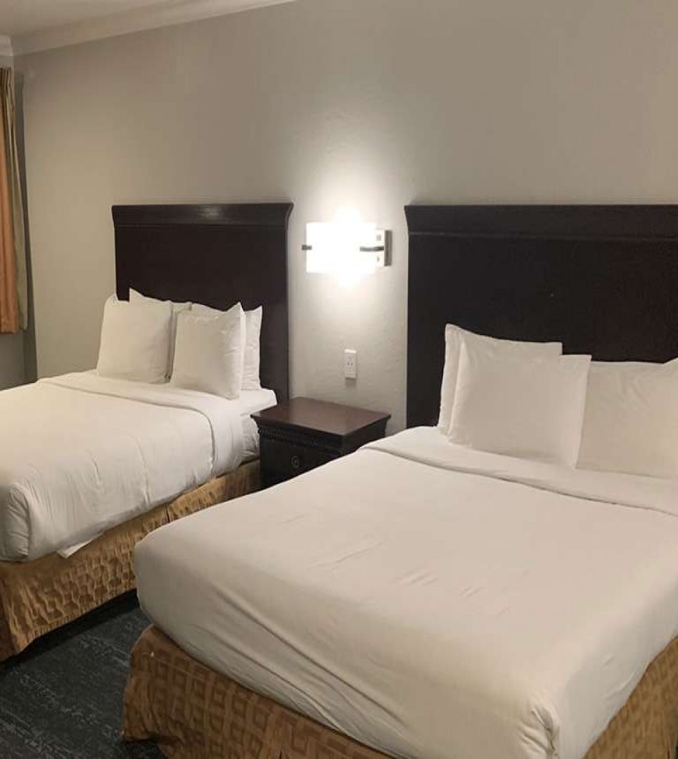 GUEST ROOMS - STARGAZER INN & SUITES