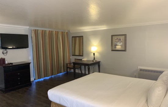 StarGazer Inn and Suites - Queen Accessible