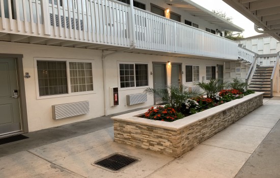 StarGazer Inn and Suites - Landscaping