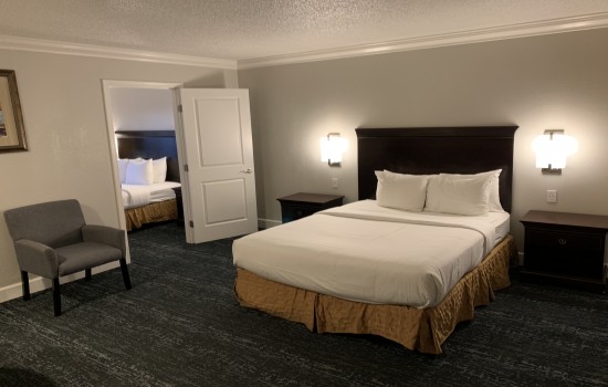 StarGazer Inn and Suites - Suite