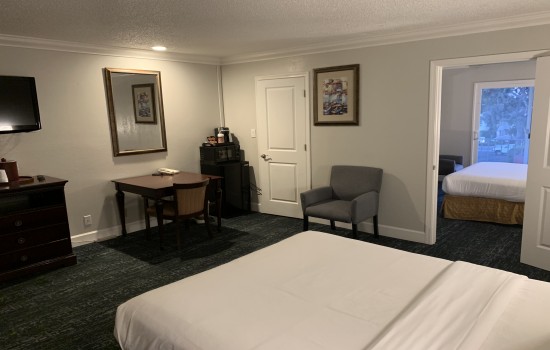 StarGazer Inn and Suites - Suite